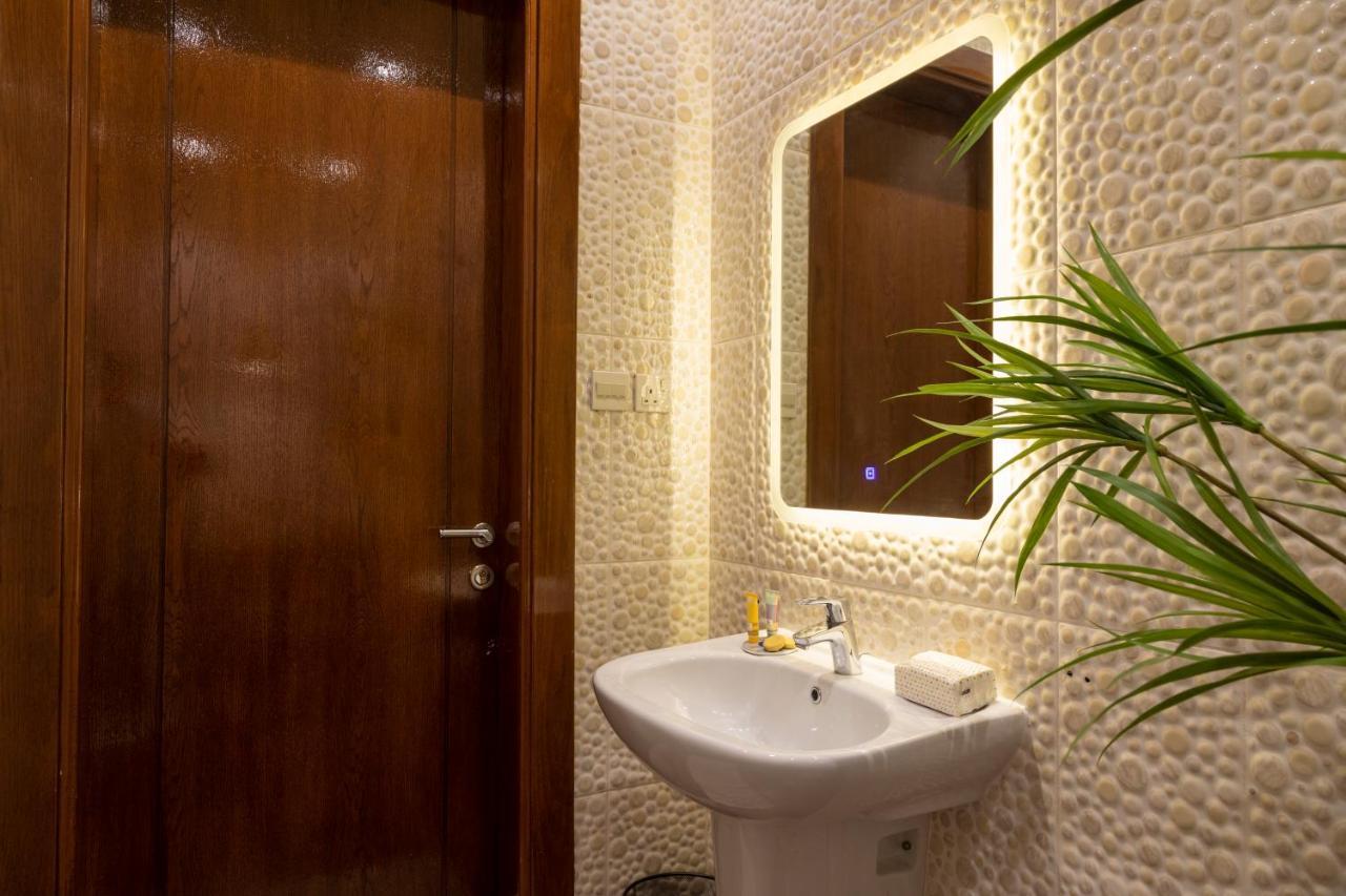 Apartment No.2-3 Relax & Enjoy Time W/manazil Alyasmin 3br/3ba *